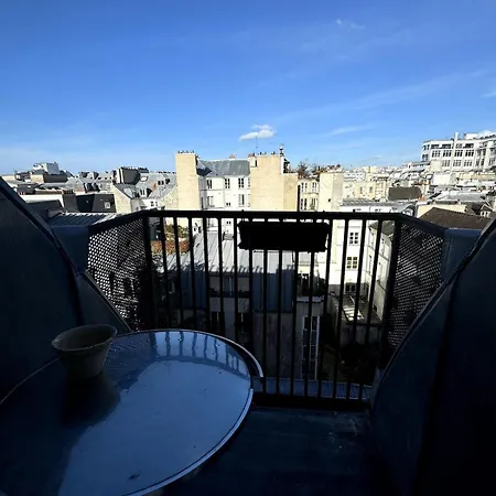 En Plein Coeur Du Marais Apartment